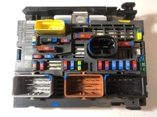2010 PEUGEOT 407 FUSE BOX 9667044980 A425
