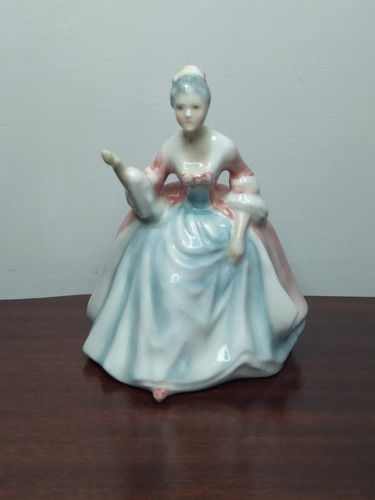 Vintage figurine royal - figurine,