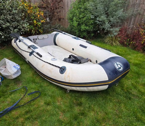 Dinghy with accessories