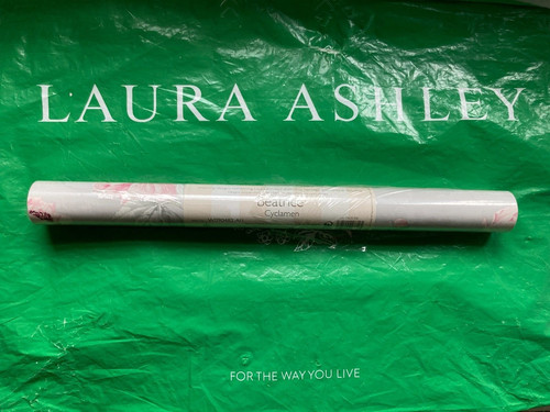 Laura ashley wallpaper - laura,