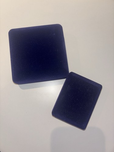 Set two genuine jon - set,