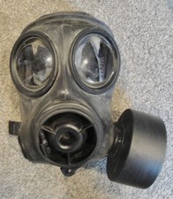 Avon S10 Gas Mask Size: 1