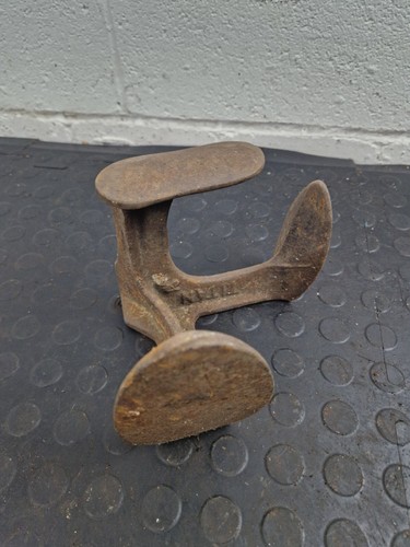 Vintage old cast - cast, foot