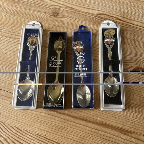Boxed souvenir teaspoons - 4, x