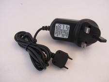 A REPLACEMENT  SONY ERICSSON  MAINS CHARGER FOR K750i W595 K630i C905 ETC -