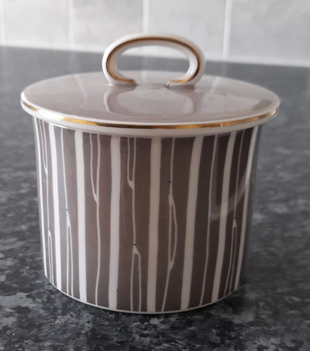 Susie cooper lidded sugar - susie,