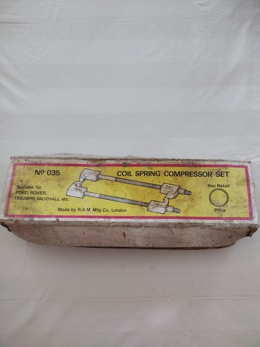 Coil spring compressor set