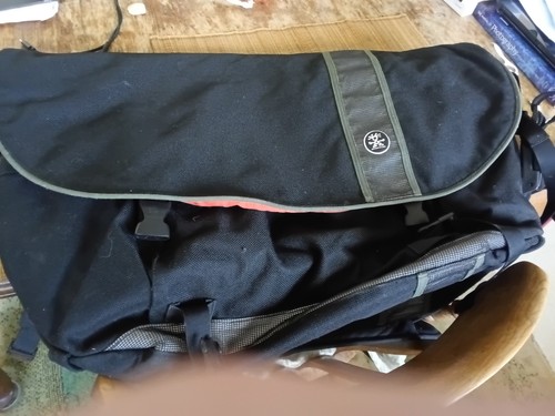 Crumpler bees knees very large - crumpler, bees-knees