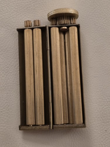 Vintage brass finish - brass,