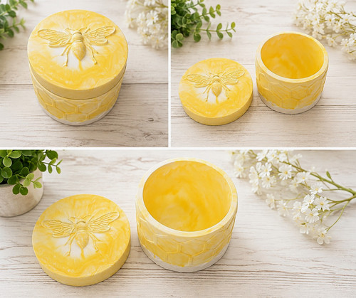 Round yellow bee theme trinket - round,