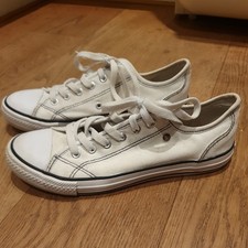 Dunlop Ladies Canvas Lace-Up Plimsol in White size 6