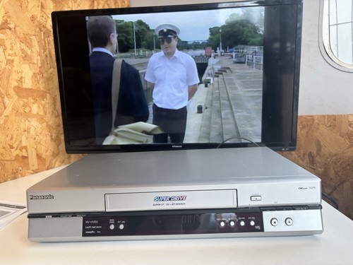 Panasonic hv60 vhs - vhs, video