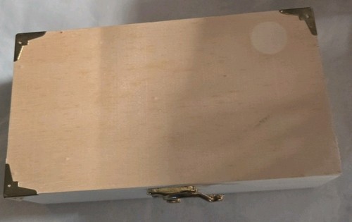 Decorate your own wooden box - decorate,