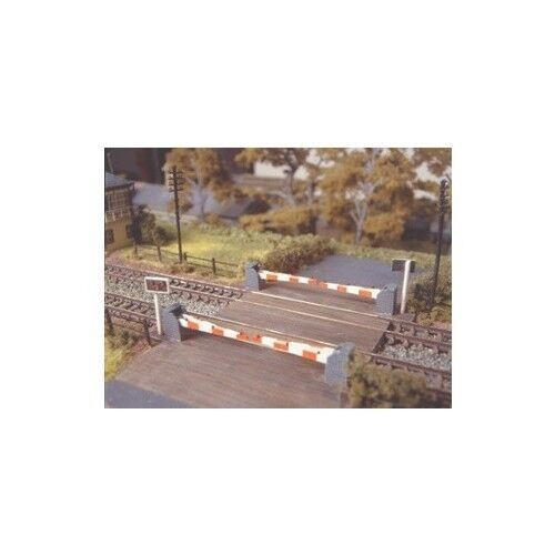 Level crossing with barriers - level,