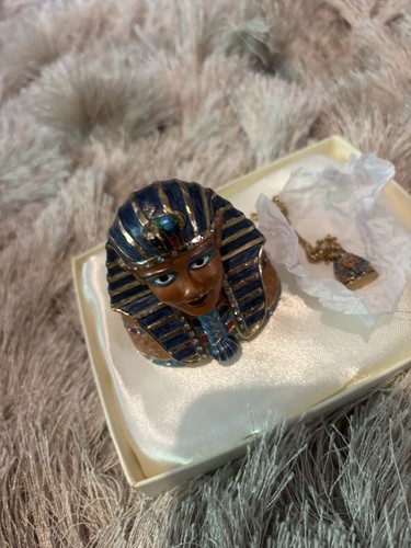 Hidden treasures trinket box - treasures,