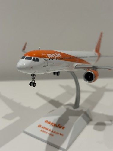 Wings 200 easyjet europe - wings,
