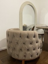 Tufted Velvet Swivel Armchair – Beige Accent Chair, Modern & Comfy