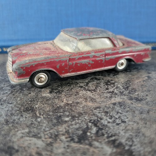 Corgi mercedes benz - corgi,