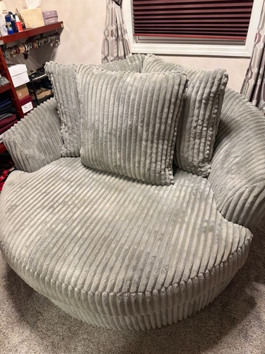 Plush and posh swivel - , chair