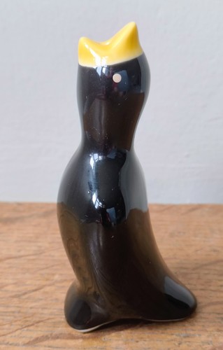 Vintage ceramic blackbird pie - vintage,