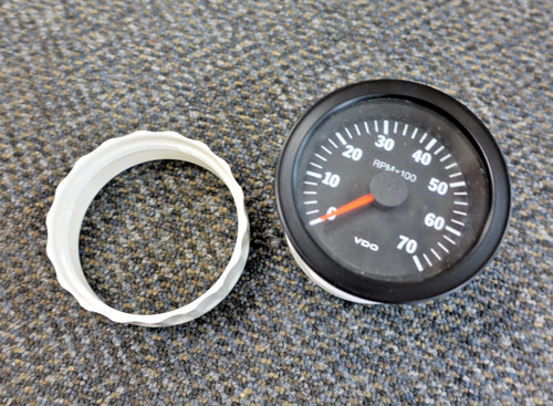 Vdo 1211002337 tachometer - vdo,