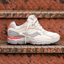 Saucony ProGrid Omni 9 Ivory