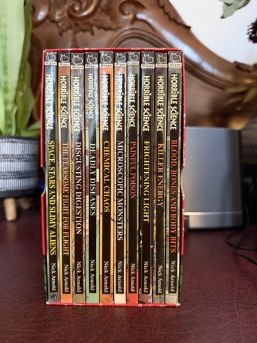 Horrible science book box - science,