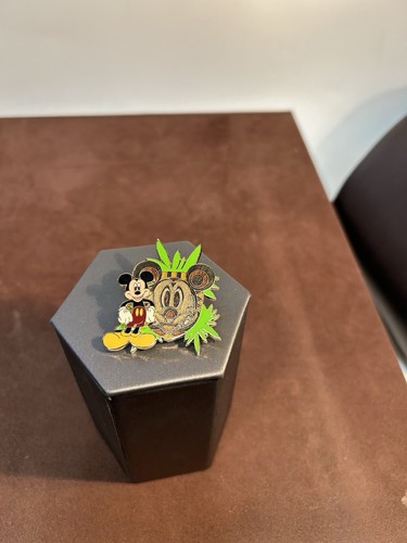 Disney mickey mouse 2005 - mickey, tiki