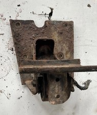 VW T25 T3 TRANSPORTER 1987 1.6 D JX 5 SPEED GEARBOX MOUNTING