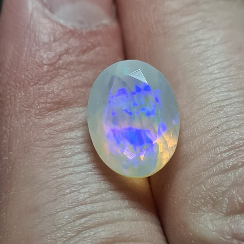 Natural ethiopian opal facet - natural,