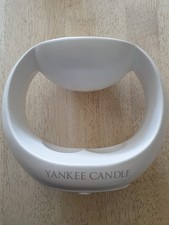 white Yankee Candle Mixology Wax Warmer Burner.