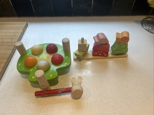 Toy van wooden - le,