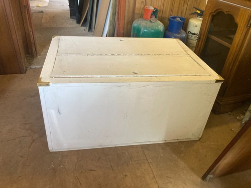 Heavy wooden trunk chest - wooden,