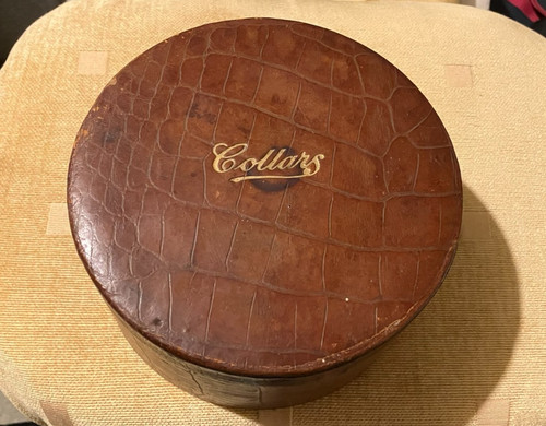 Vintage collar box - with, 5
