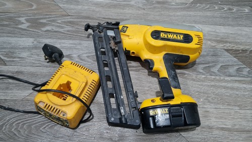 Dewalt 18v second - nail, gun