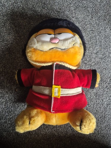Garfield plush - garfield,