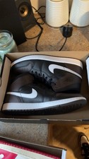 Nike Air Jordan 1 Mid Mens