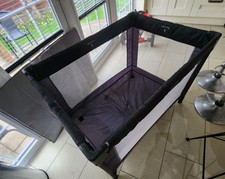 Hauck Dream N Play travel cot