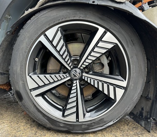 Alloy wheel black - alloy,