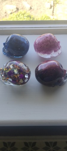 Small resin skull ornament - small,