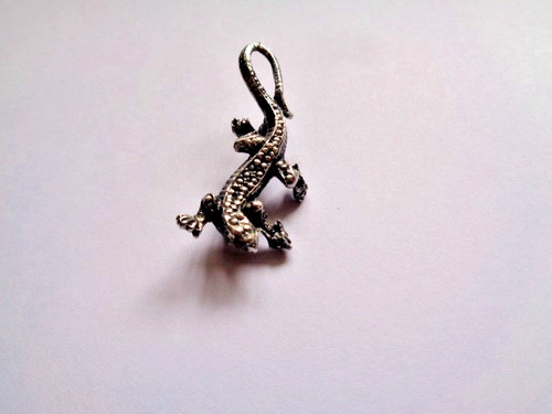 Silver tone lizard brooch used - silver,