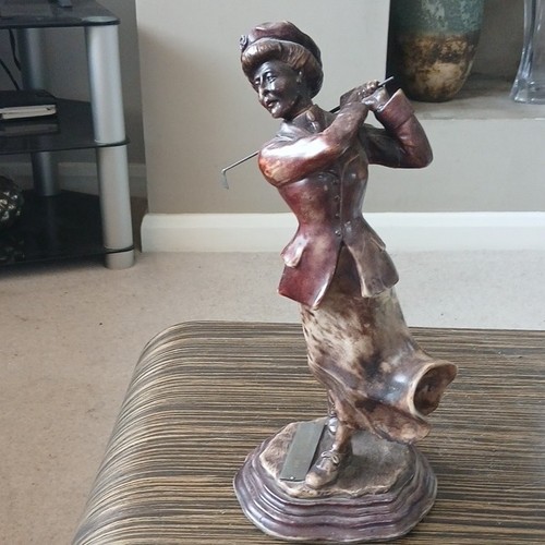 Bronze metal female golfer - bronze,