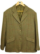 Tagg Ladies Three-Button 42"