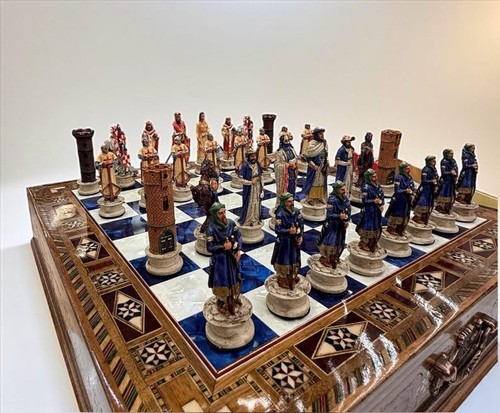 Crusaders chess set hand - crusaders,