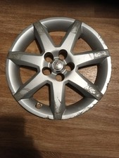 Toyota prius wheel trim hub