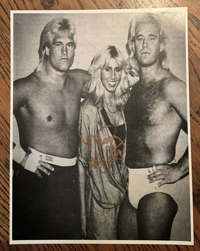 Missy hyatt signed 5x11 - hyatt, b/w