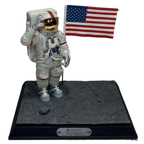Nasa apollo astronaut moon - ,