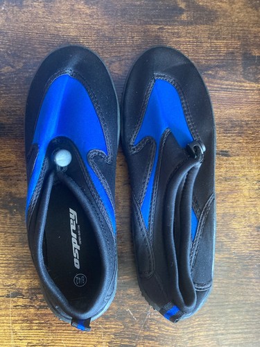 Osprey water shoes - water, and