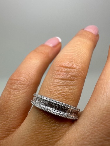 18ct white gold half eternity - 18ct,