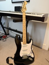 FENDER SQUIER STRATOCASTER